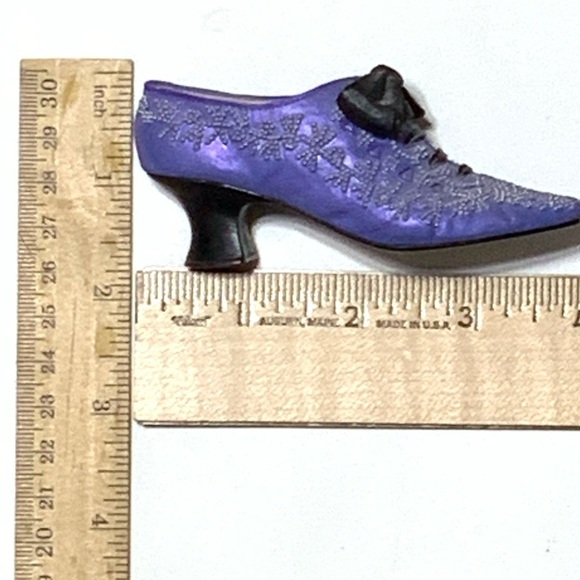 Just The Right Shoe French Velvet Victorian Vintage Mini High Heel Retired 2001 - Picture 2 of 16